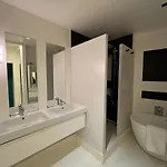 דירה Spacious Luxembourg 6 People פריז
